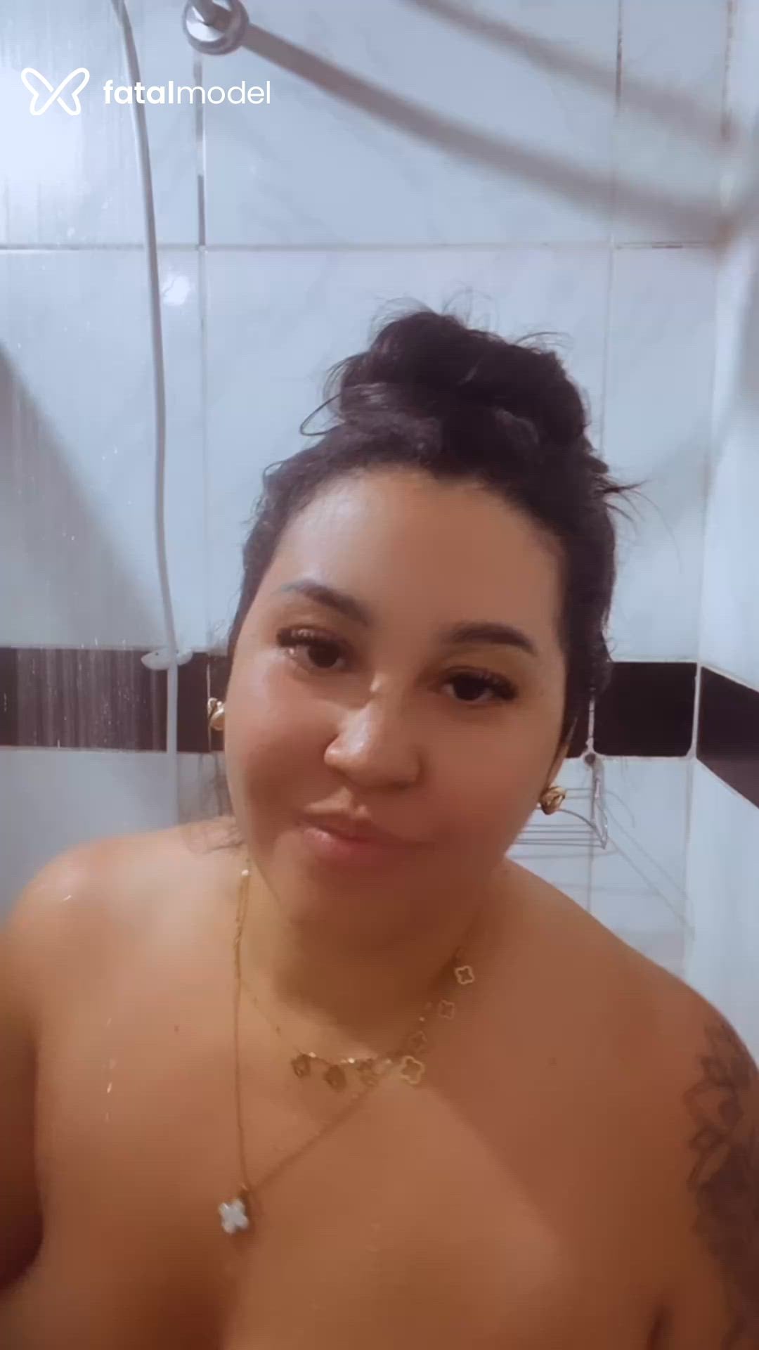 Acompanhante mulher morena (o) de olhos castanhos em Virtual - Aurora