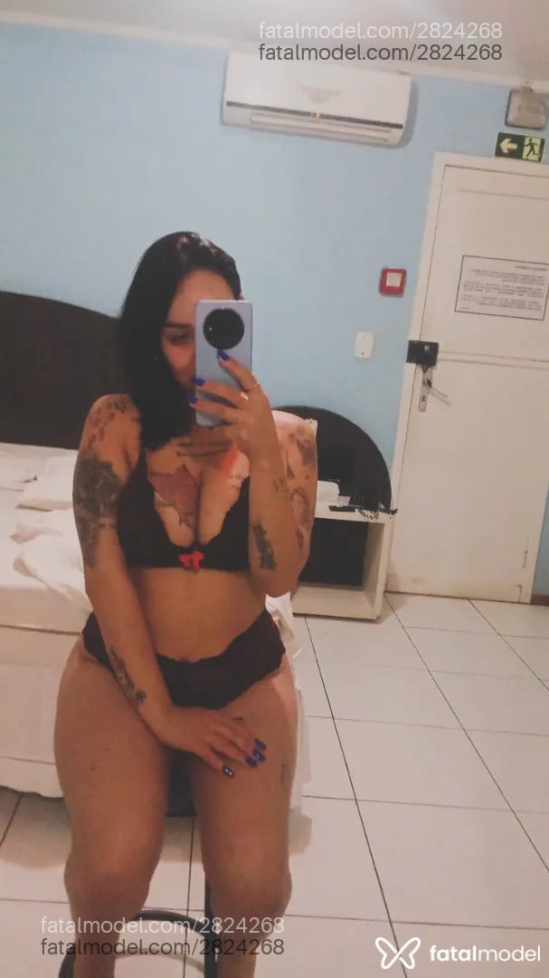 Acompanhante mulher morena (o) de olhos castanhos - Chris Morena