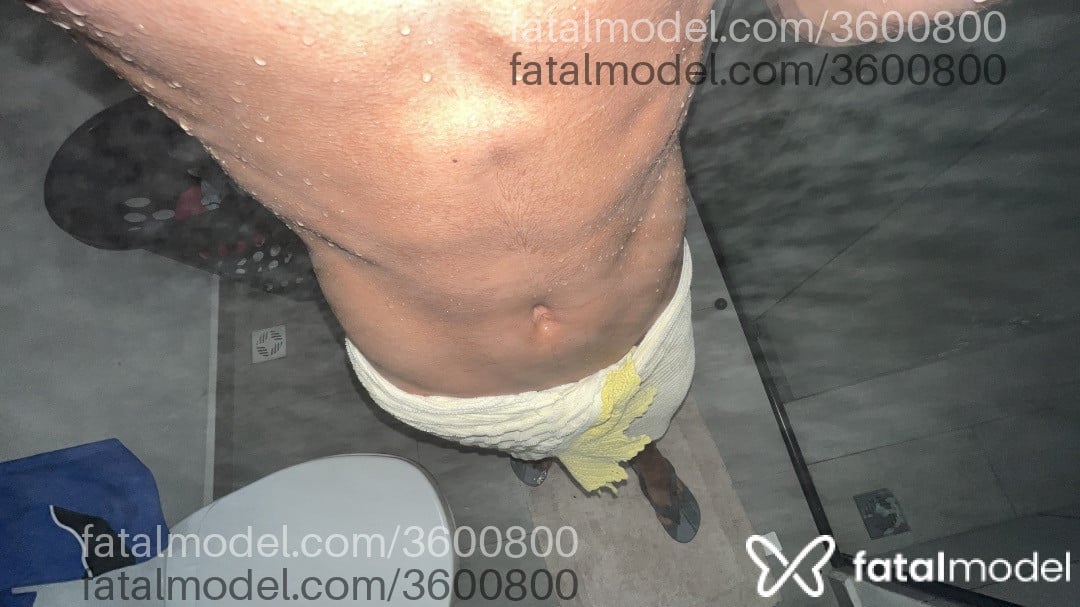 Acompanhante homem com cabelo castanho de olhos castanhos - Jhoni