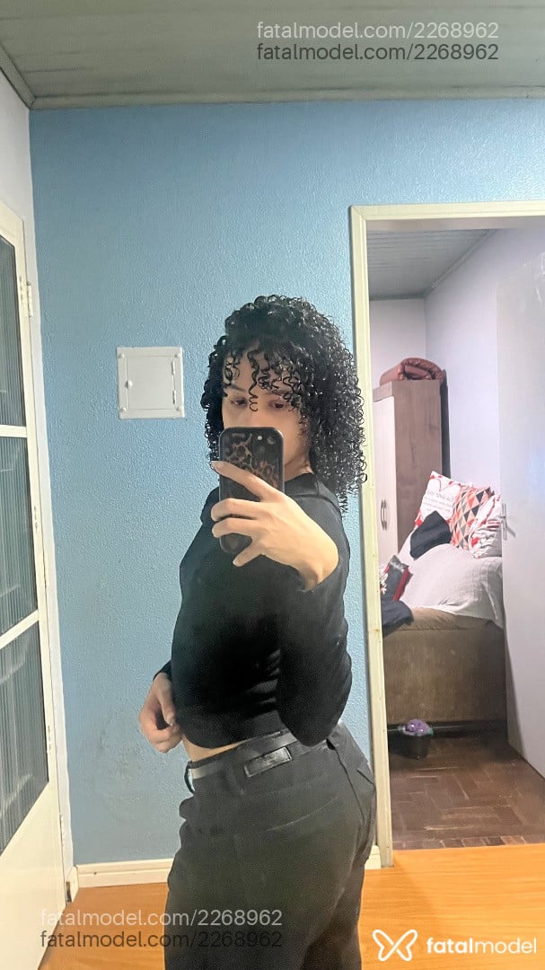 Acompanhante mulher trans morena (o) de olhos castanhos - Nikaa