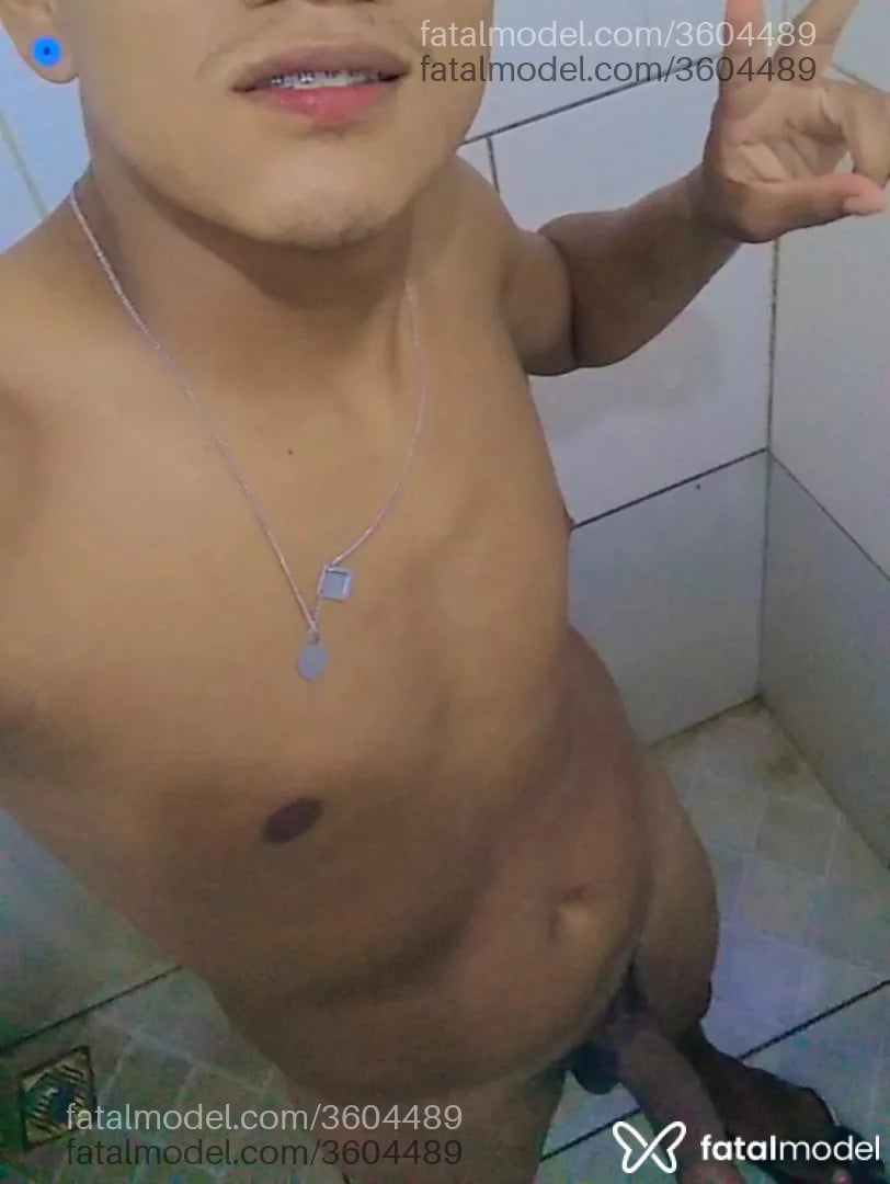 Acompanhante homem com cabelo castanho de olhos castanhos - Henrickth