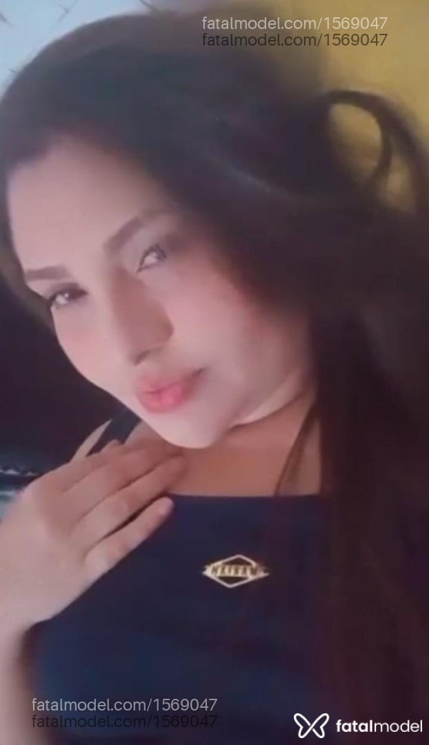 Acompanhante mulher com cabelo castanho de olhos castanhos - Lirow