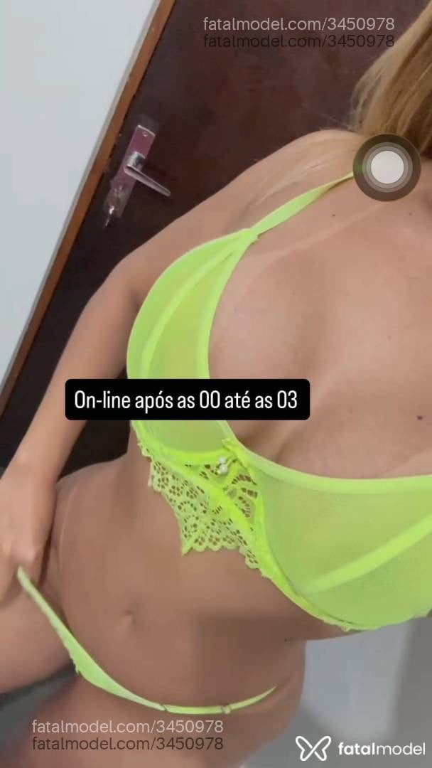 Acompanhante mulher loira (o) de olhos castanhos - Fernanda Tavares