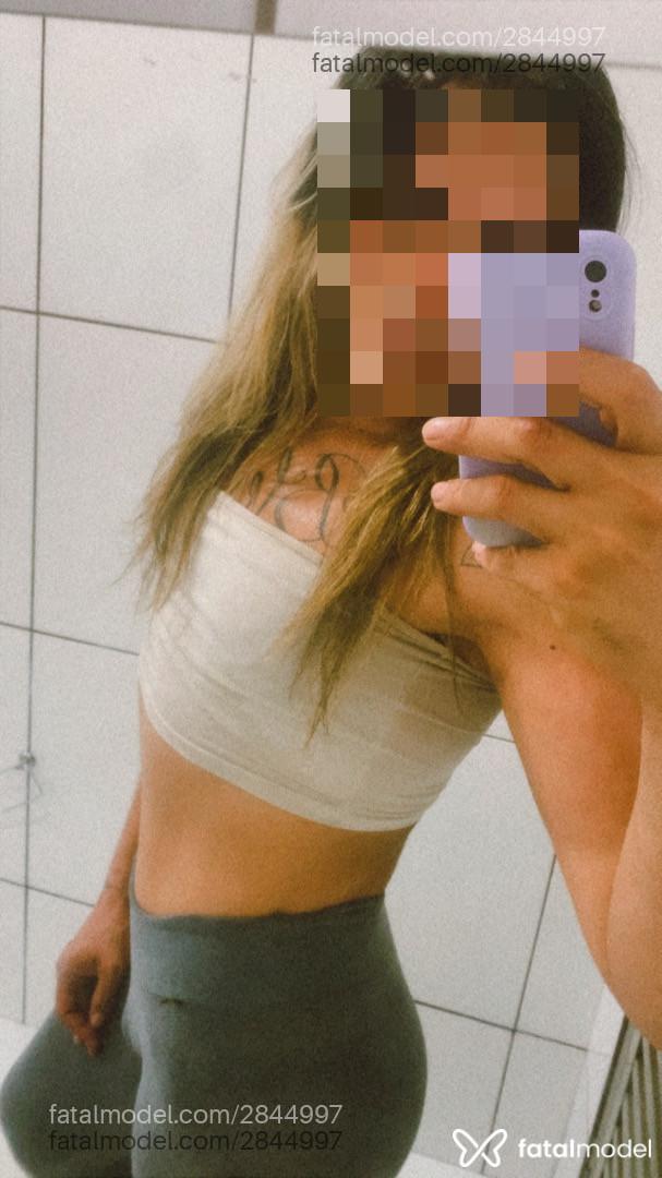 Acompanhante mulher trans loira (o) de olhos pretos - Natacha