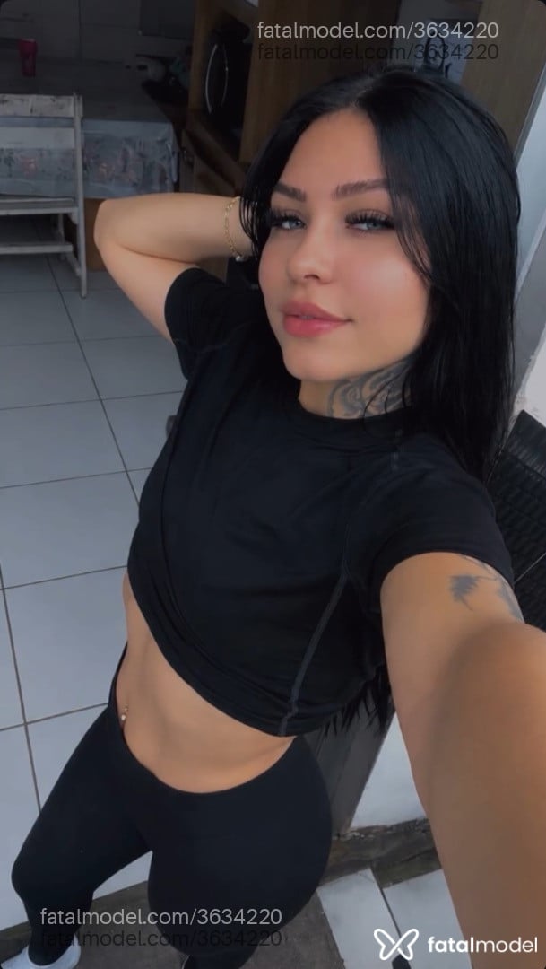 Acompanhante mulher morena (o) de olhos azuis - Alice Santos