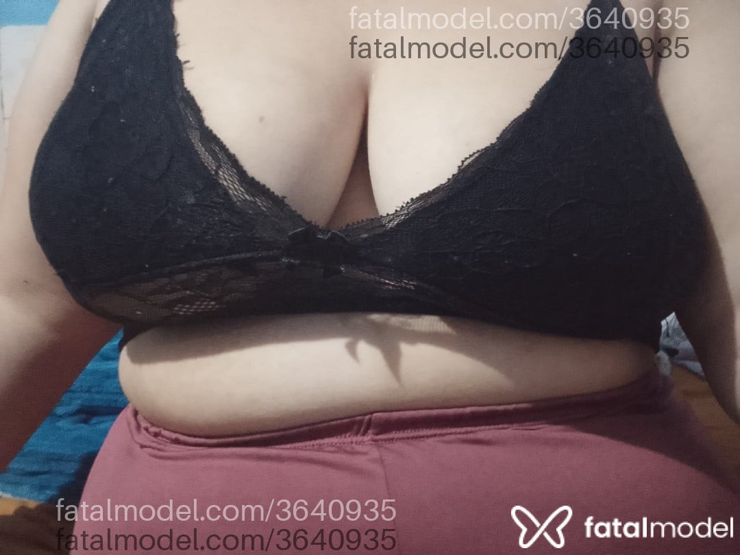Acompanhante mulher com cabelo castanho de olhos castanhos - Keyse