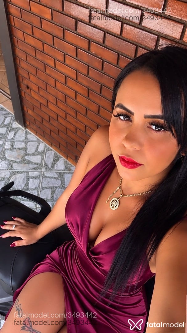 Acompanhante mulher ruiva (o) de olhos castanhos - Moranguinhodoamor