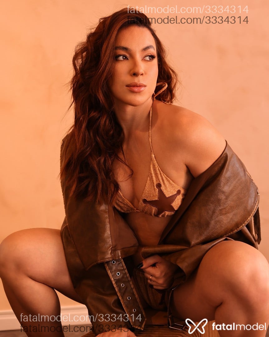 Acompanhante mulher morena (o) de olhos castanhos - Sandy Ribeiro