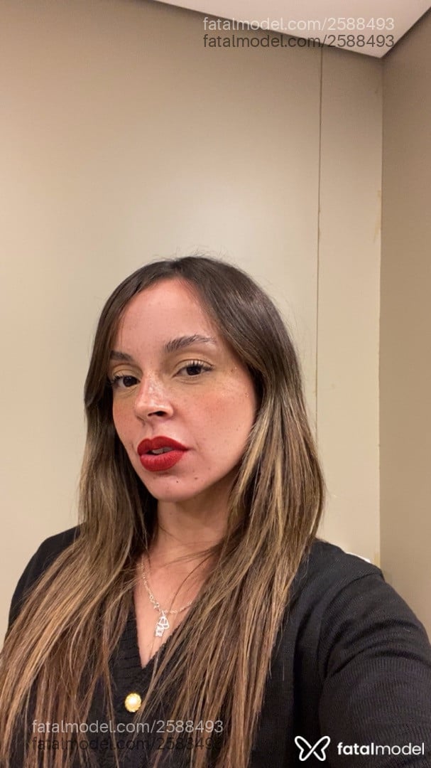 Acompanhante mulher com cabelo castanho de olhos castanhos - Maisa Leme