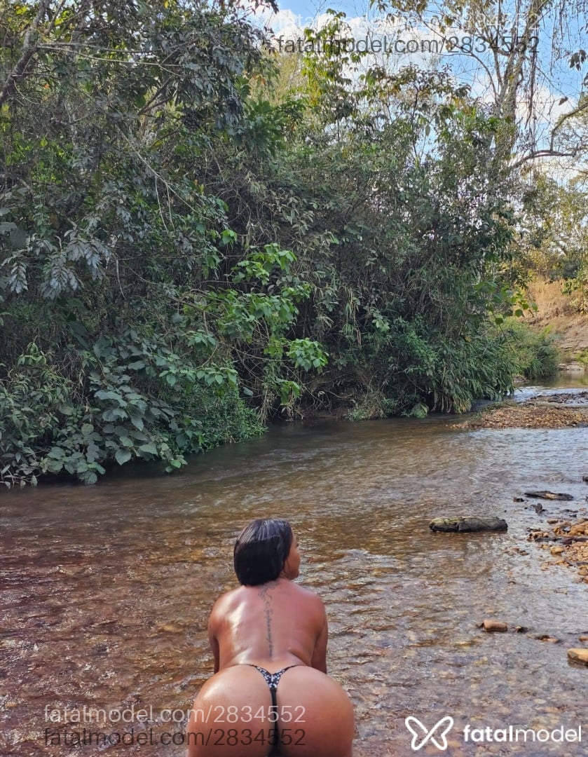 Acompanhante mulher morena (o) de olhos castanhos - Layscarioca