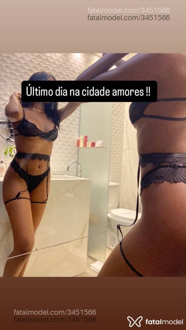 Acompanhante mulher morena (o) de olhos pretos - Samara Santori
