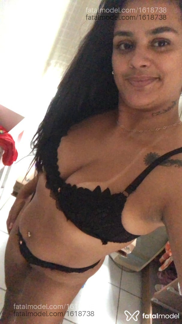 Acompanhante mulher morena (o) de olhos castanhos - Mellissa