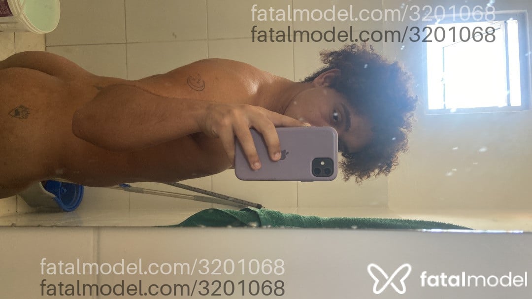 Acompanhante homem com cabelo castanho de olhos castanhos - Bernardo