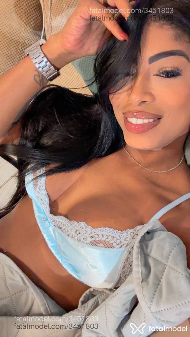 Acompanhante mulher morena (o) de olhos pretos - Samira