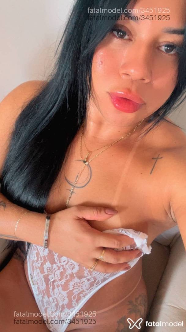 Acompanhante mulher morena (o) de olhos pretos - Marcelle