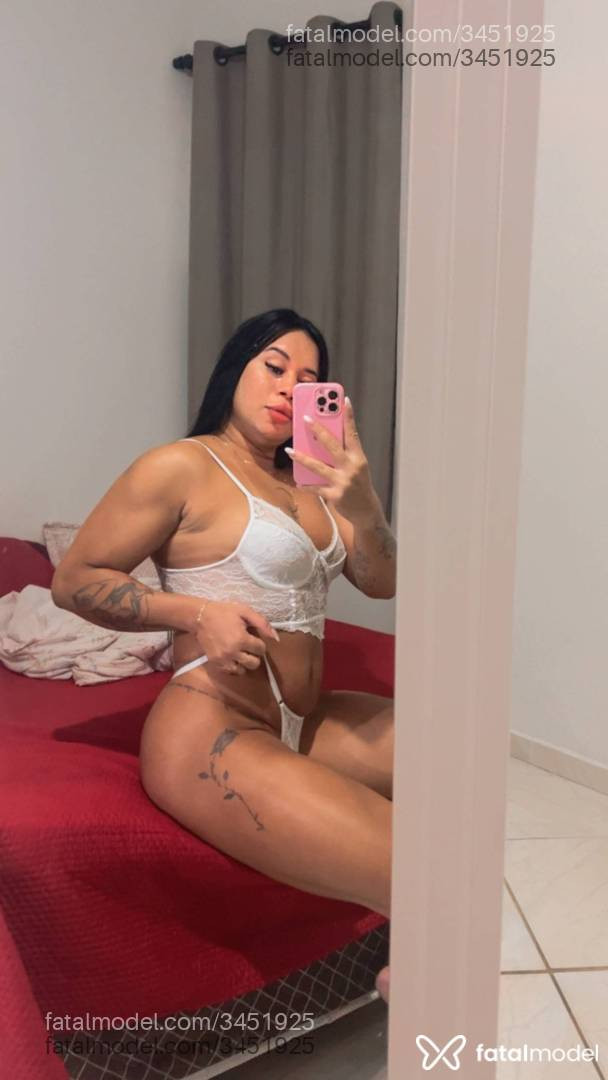 Acompanhante mulher morena (o) de olhos pretos - Luana
