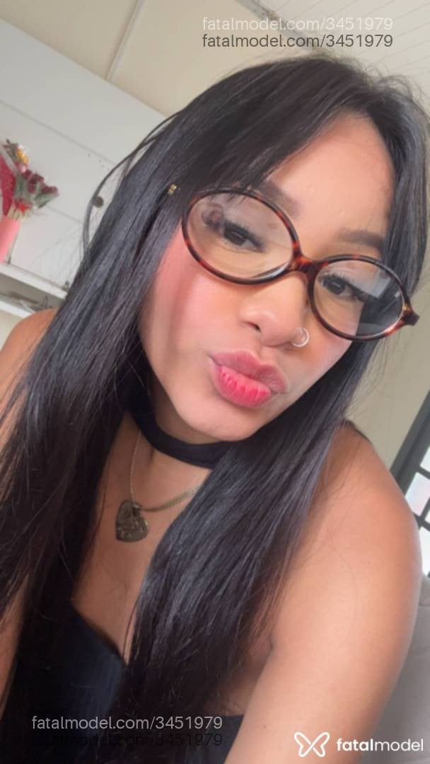 Acompanhante mulher morena (o) de olhos pretos - Sofy Santos