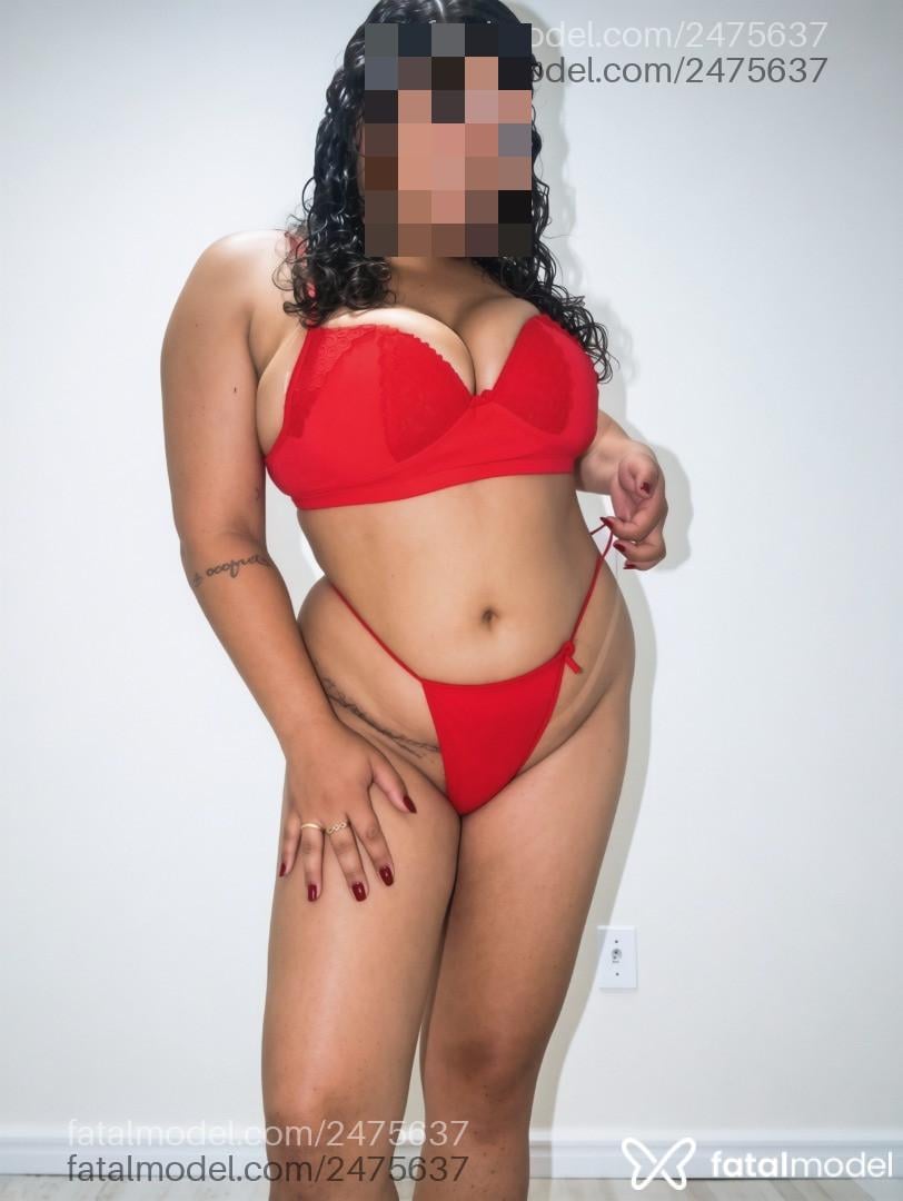 Acompanhante mulher morena (o) de olhos castanhos - Carol Alves