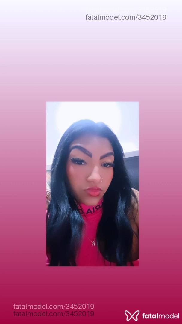 Acompanhante mulher morena (o) de olhos pretos - Luiza