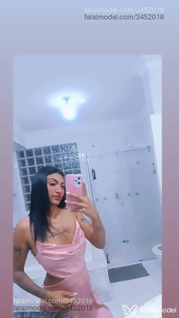 Acompanhante mulher morena (o) de olhos pretos - Luiza