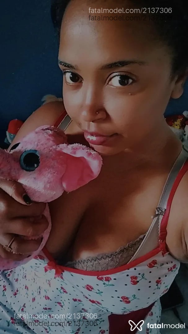 Acompanhante mulher morena (o) de olhos castanhos - Alexa