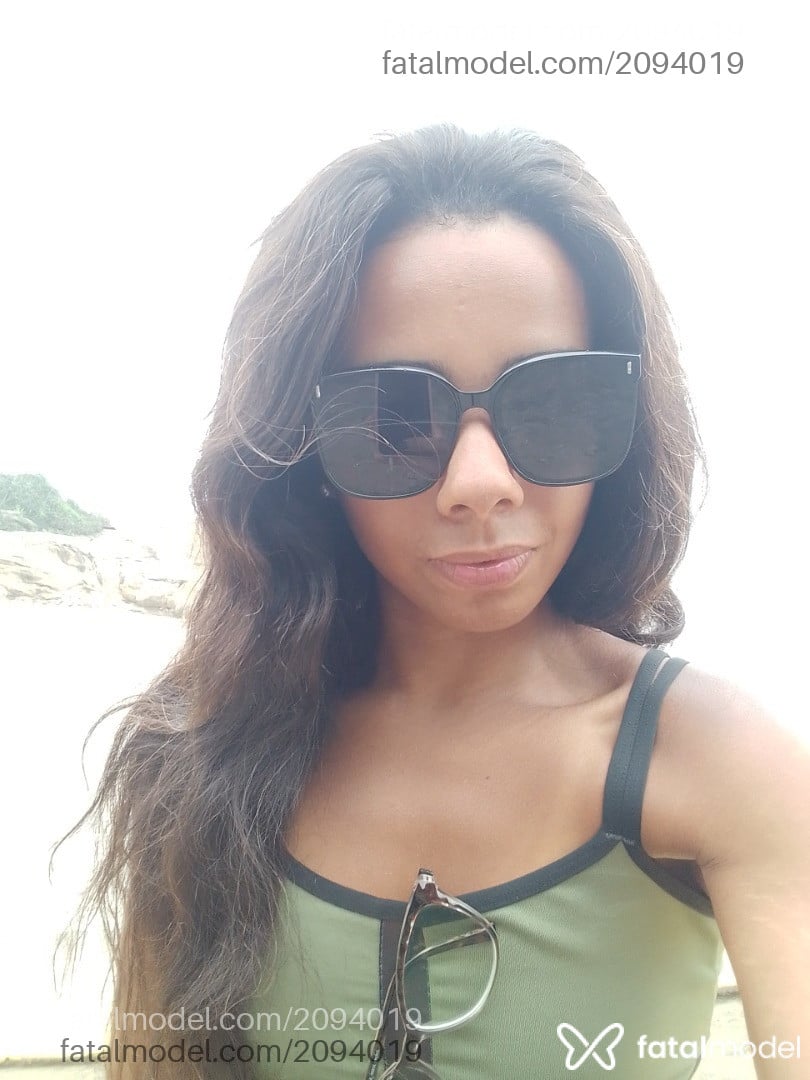 Acompanhante mulher com cabelo castanho de olhos pretos - Catherine