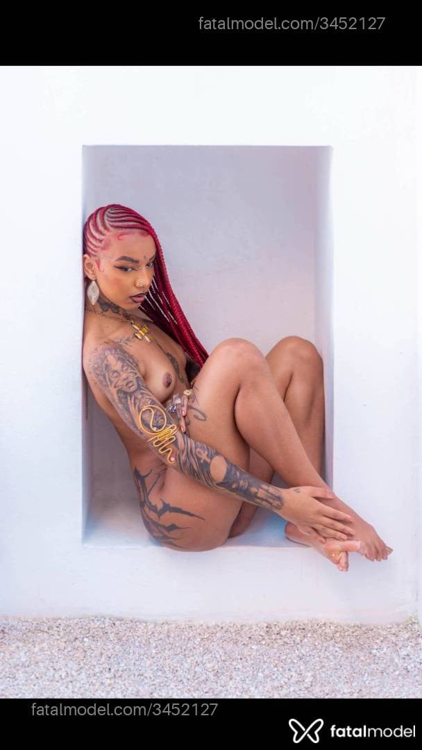 Acompanhante mulher ruiva (o) de olhos castanhos - Safira