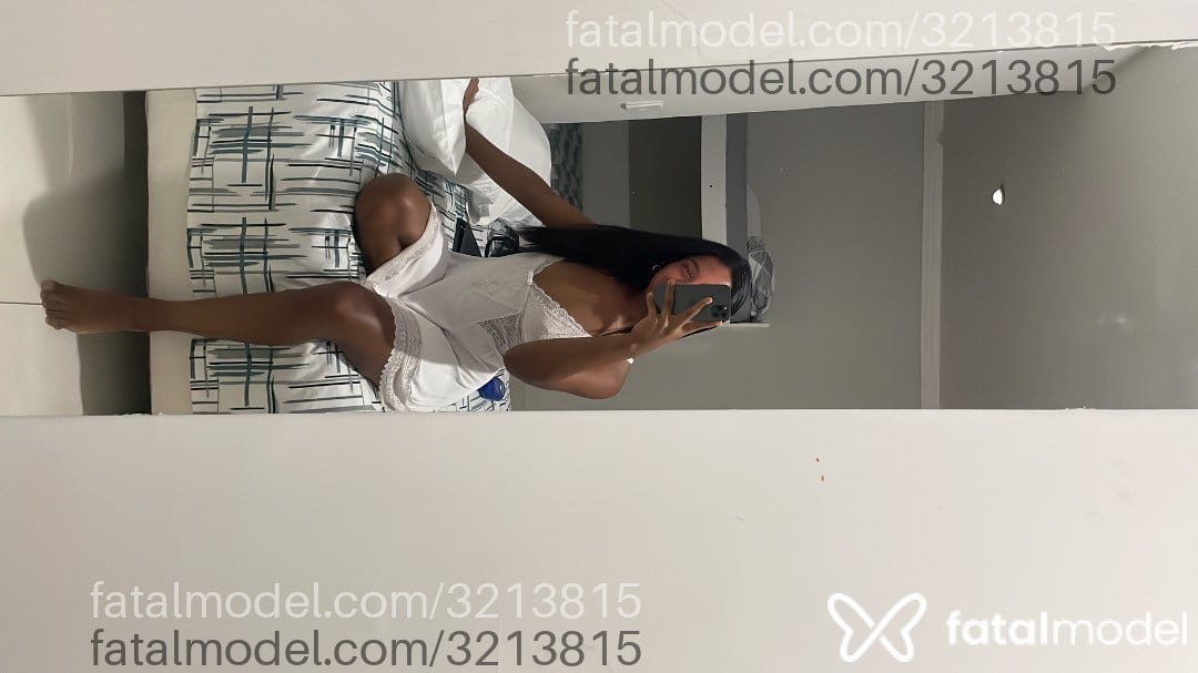 Acompanhante mulher morena (o) de olhos pretos - Alice Lopes