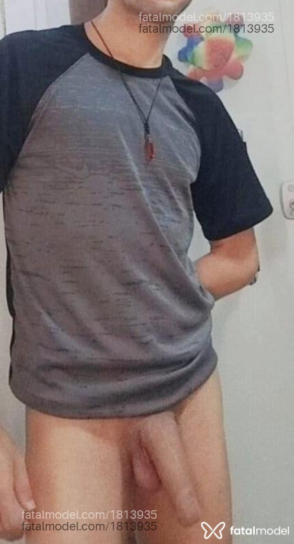 Acompanhante homem com cabelo castanho de olhos castanhos - Vinícius Tur