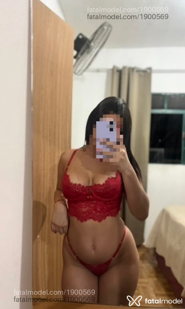 Acompanhante mulher morena (o) de olhos castanhos - Larissa
