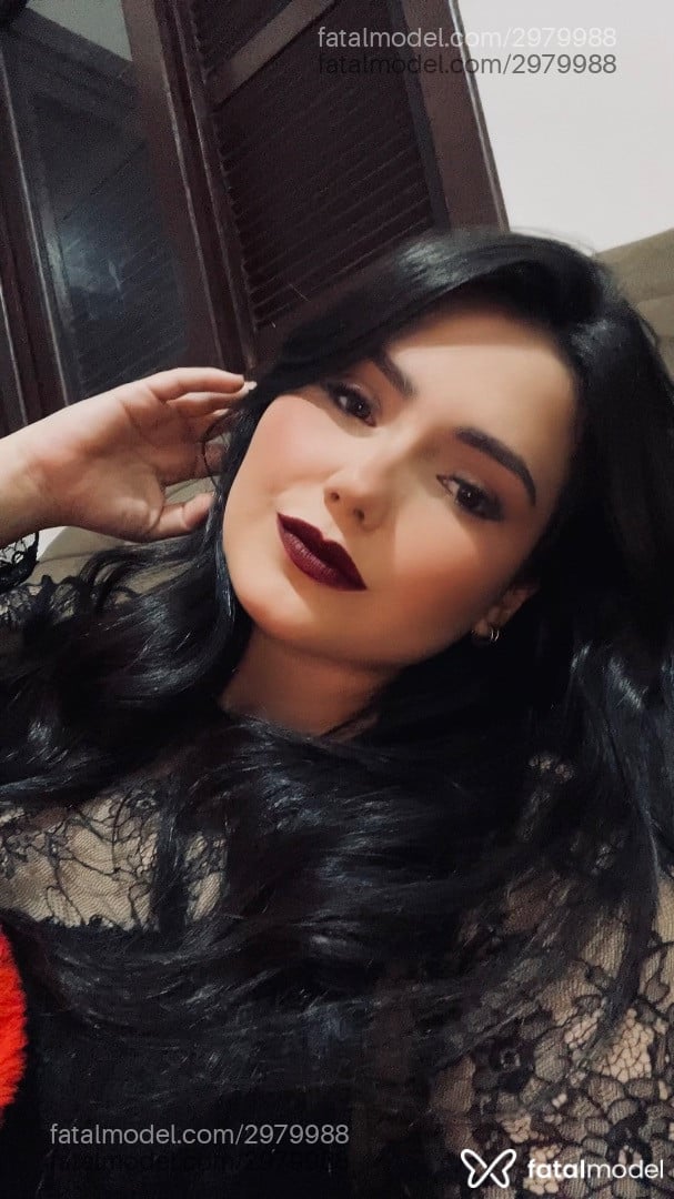 Acompanhante mulher morena (o) de olhos castanhos - Maria Victoria