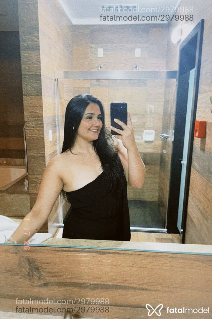 Acompanhante mulher morena (o) de olhos castanhos - Maria Victoria