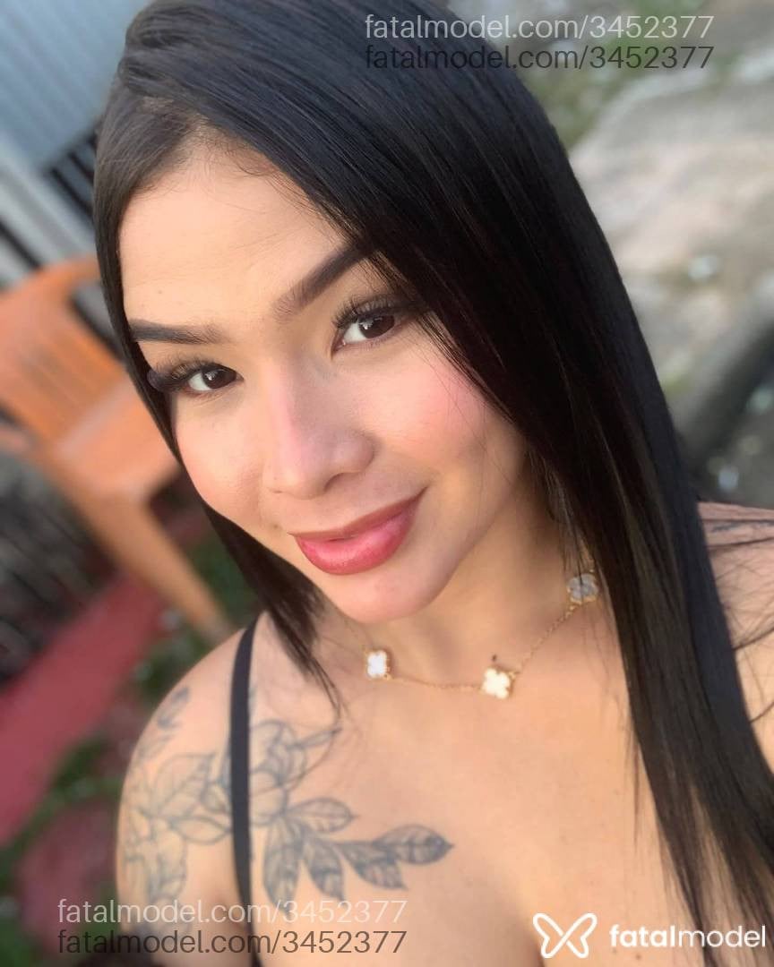 Acompanhante mulher morena (o) de olhos pretos - Larii
