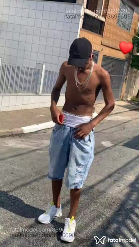 Acompanhante homem morena (o) de olhos pretos - Pedro