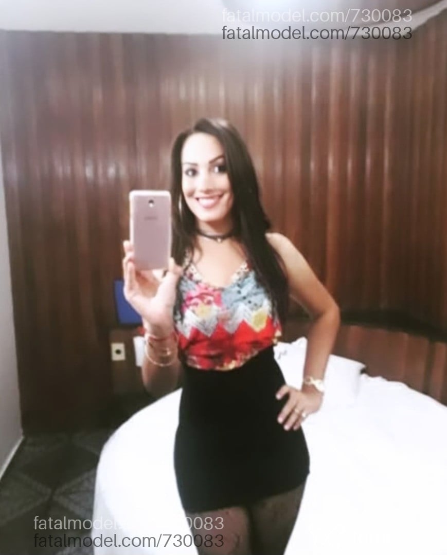 Acompanhante mulher trans morena (o) de olhos castanhos - Megan