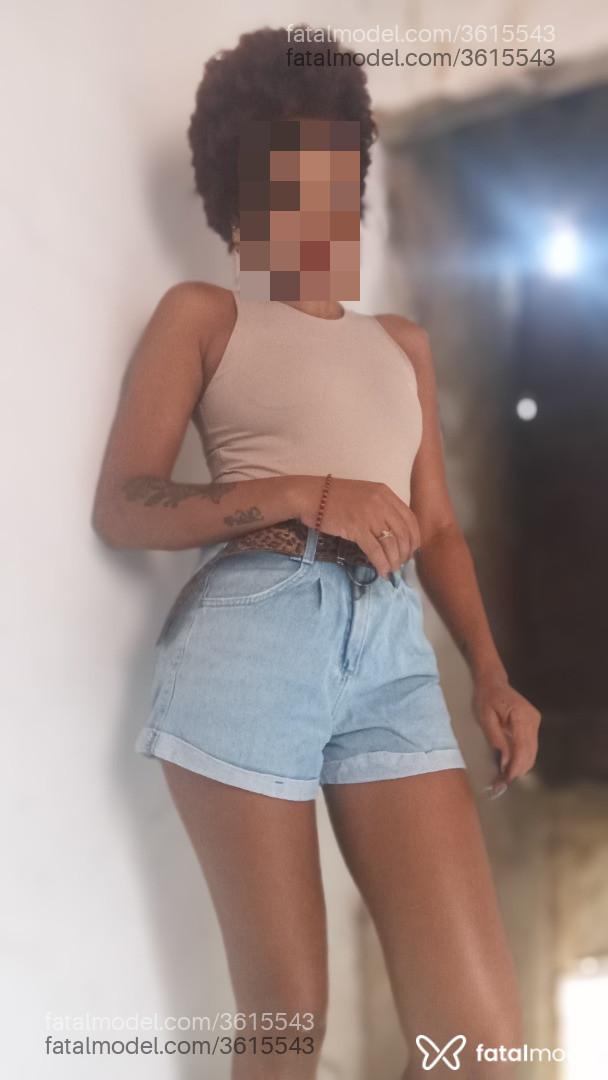 Acompanhante mulher ruiva (o) de olhos castanhos - Emanuelle