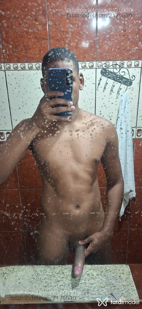 Acompanhante homem morena (o) de olhos castanhos - Lucasmoreno