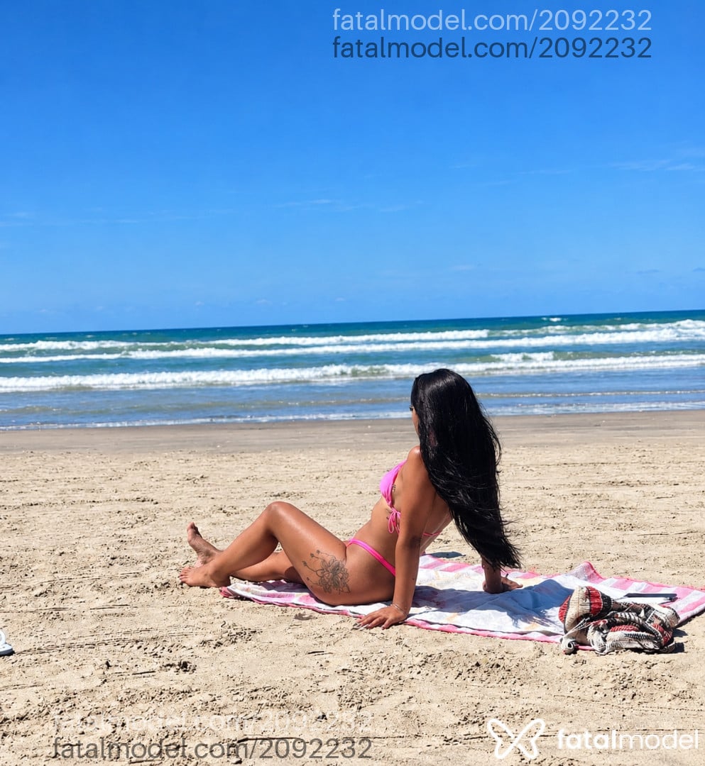 Acompanhante mulher morena (o) de olhos castanhos - Flávia