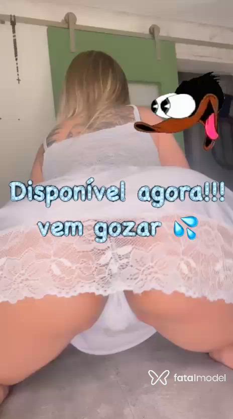 Acompanhante mulher loira (o) de olhos castanhos - Bella