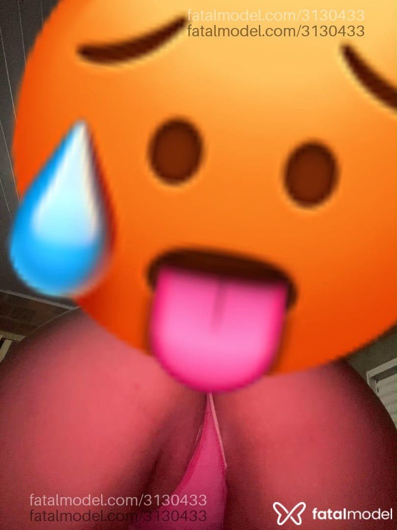 Acompanhante mulher morena (o) de olhos pretos - Raaay