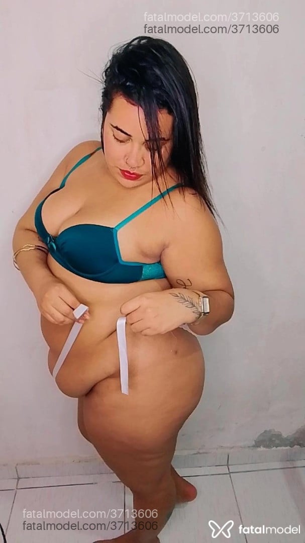 Acompanhante mulher com cabelo castanho de olhos castanhos - Vivian Andrade