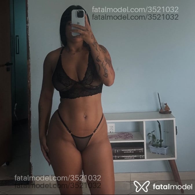 Acompanhante mulher morena (o) de olhos castanhos - Santos Lara