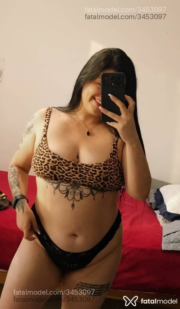 Acompanhante mulher morena (o) de olhos verdes - Paola Bellini