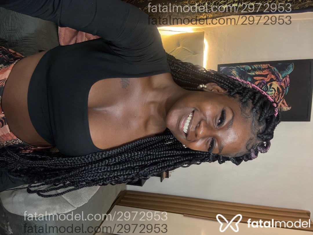 Acompanhante mulher com cabelo castanho de olhos pretos - Jenny