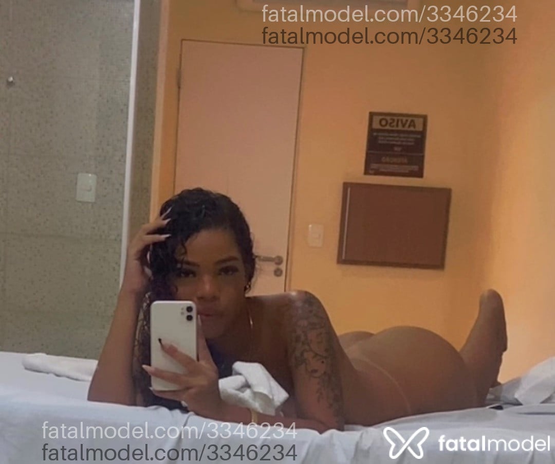 Acompanhante mulher morena (o) de olhos castanhos - Amanda