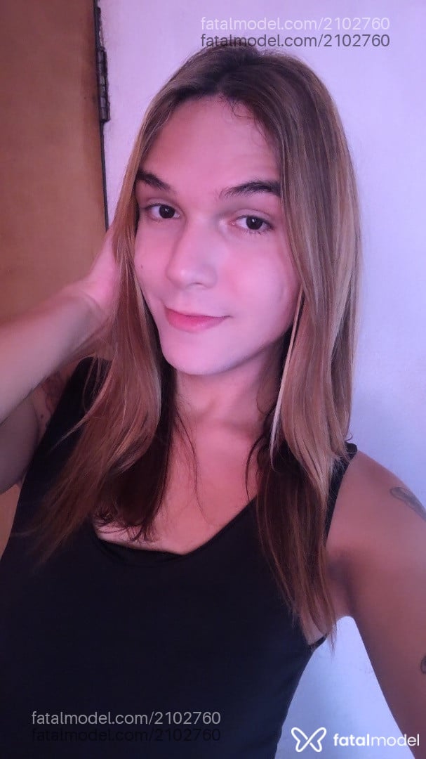 Acompanhante mulher trans loira (o) de olhos mel - Jullyloirinha