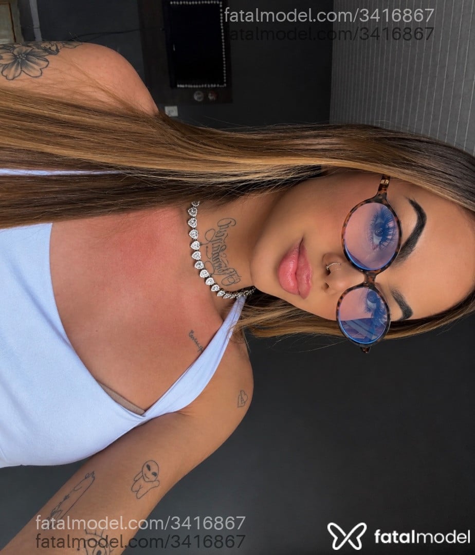 Acompanhante mulher trans loira (o) de olhos castanhos - Ana Bella