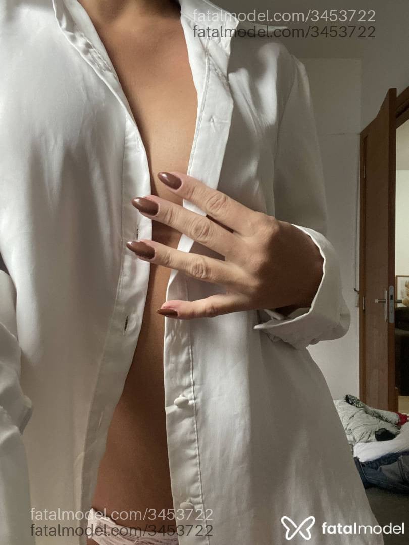 Acompanhante mulher morena (o) de olhos castanhos - Lorena
