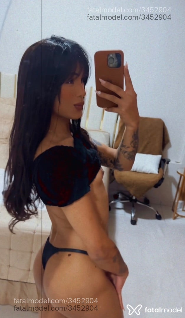 Acompanhante mulher trans morena (o) de olhos castanhos - Luara