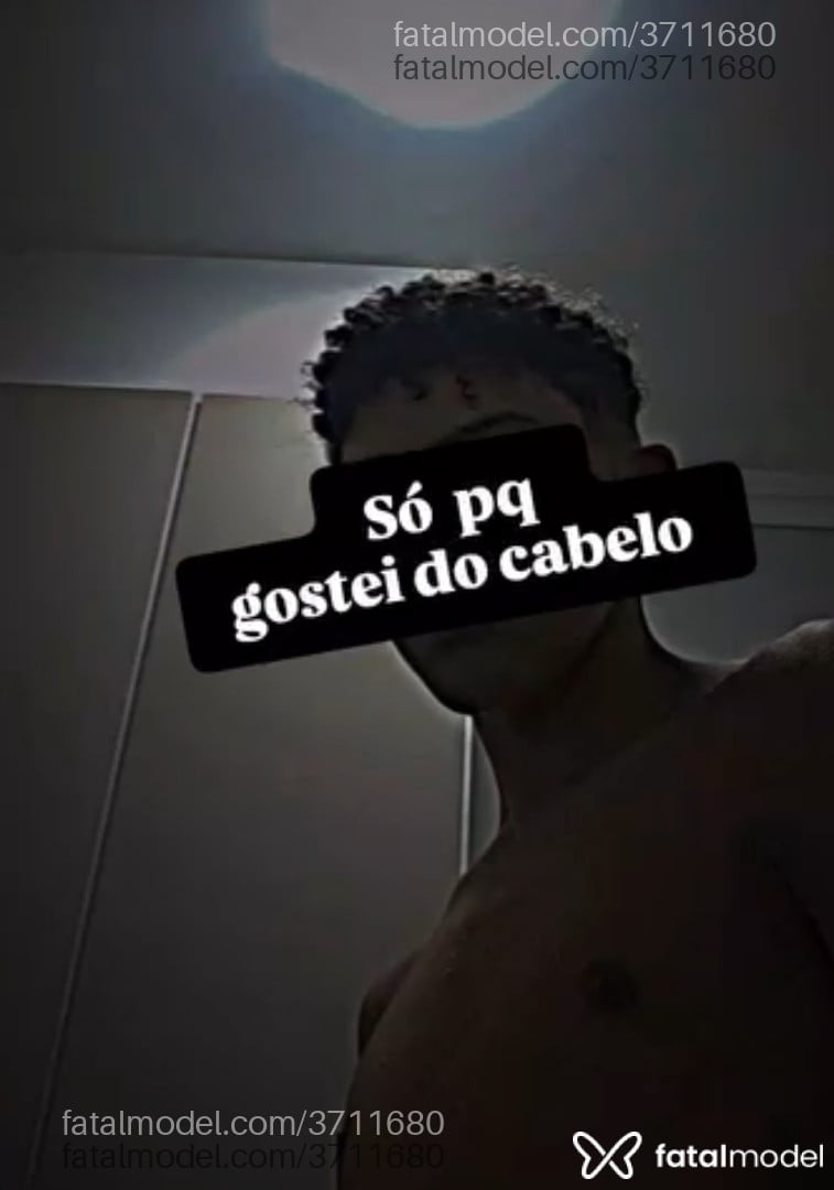 Acompanhante homem com cabelo castanho de olhos pretos - Ícaro Valen